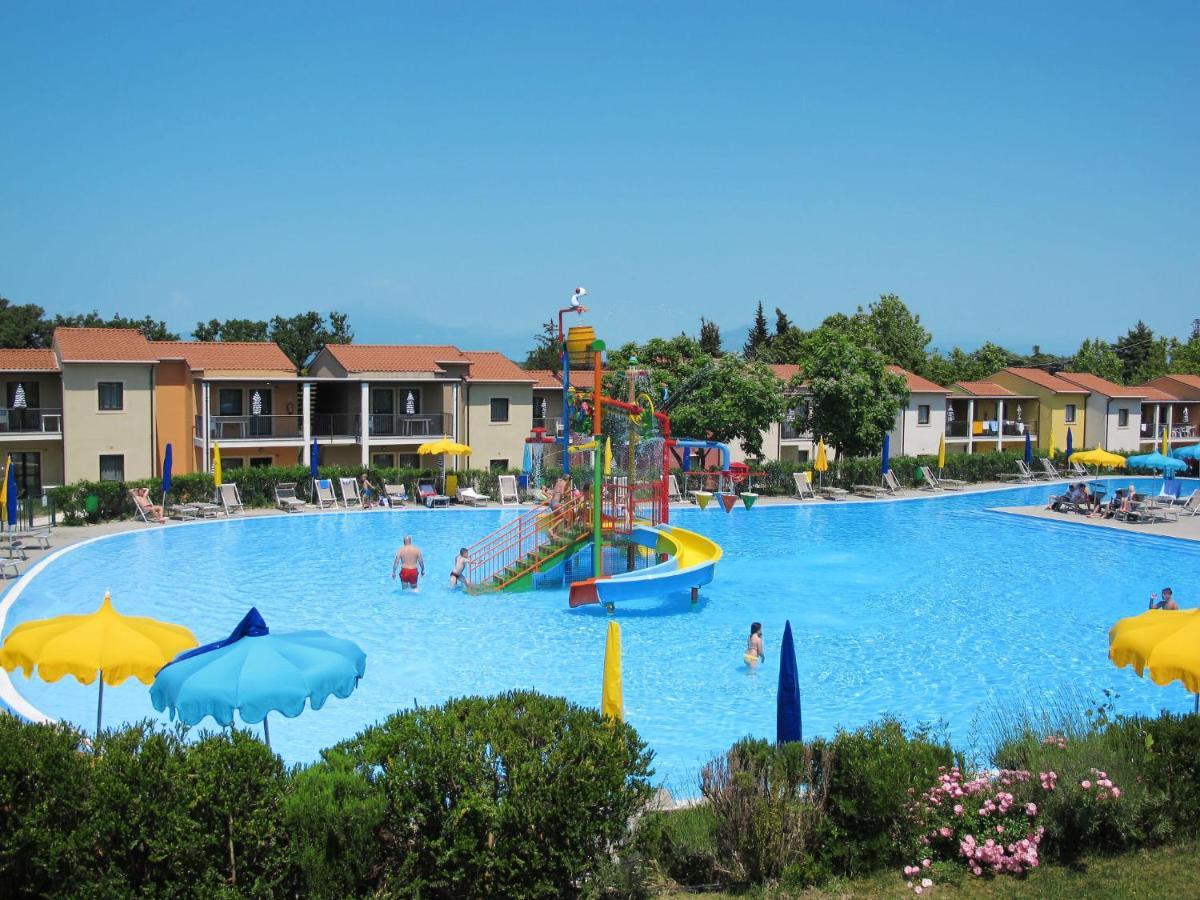 Apartment Belvedere Village-4 By Interhome Castelnuovo del Garda Bagian luar foto